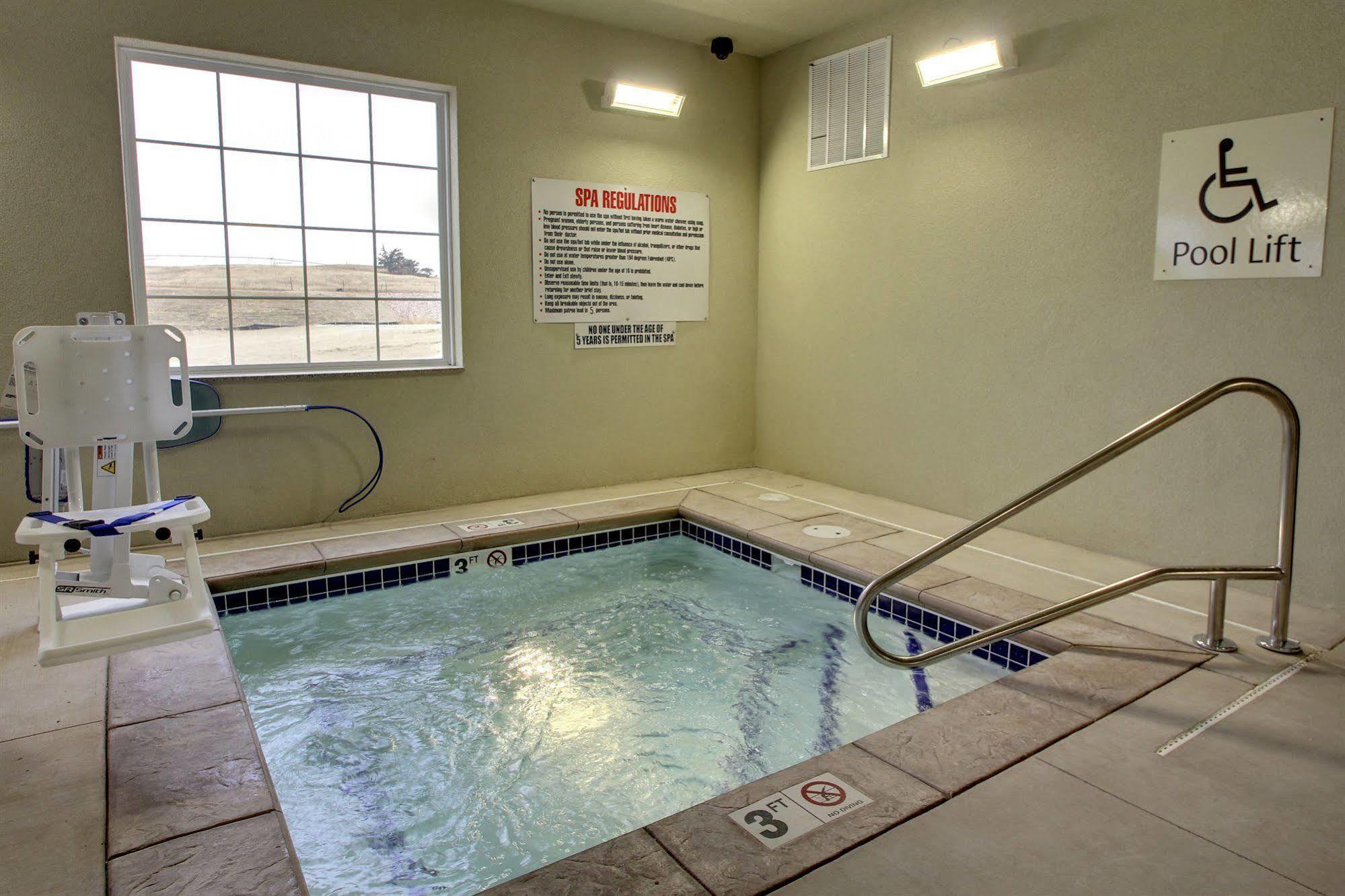 Cobblestone Hotel & Suites - Broken Bow Bagian luar foto